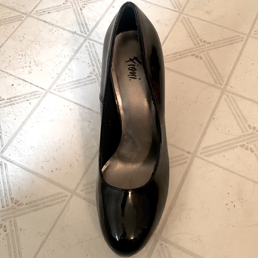 Black Stiletto